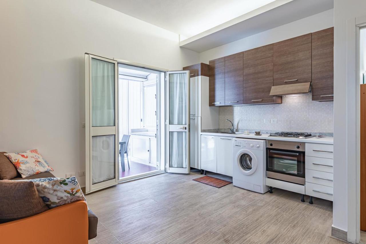 Appartement Naxos Bay Flat With Terrace 50 Meters From The Sea à Giardini-Naxos Extérieur photo