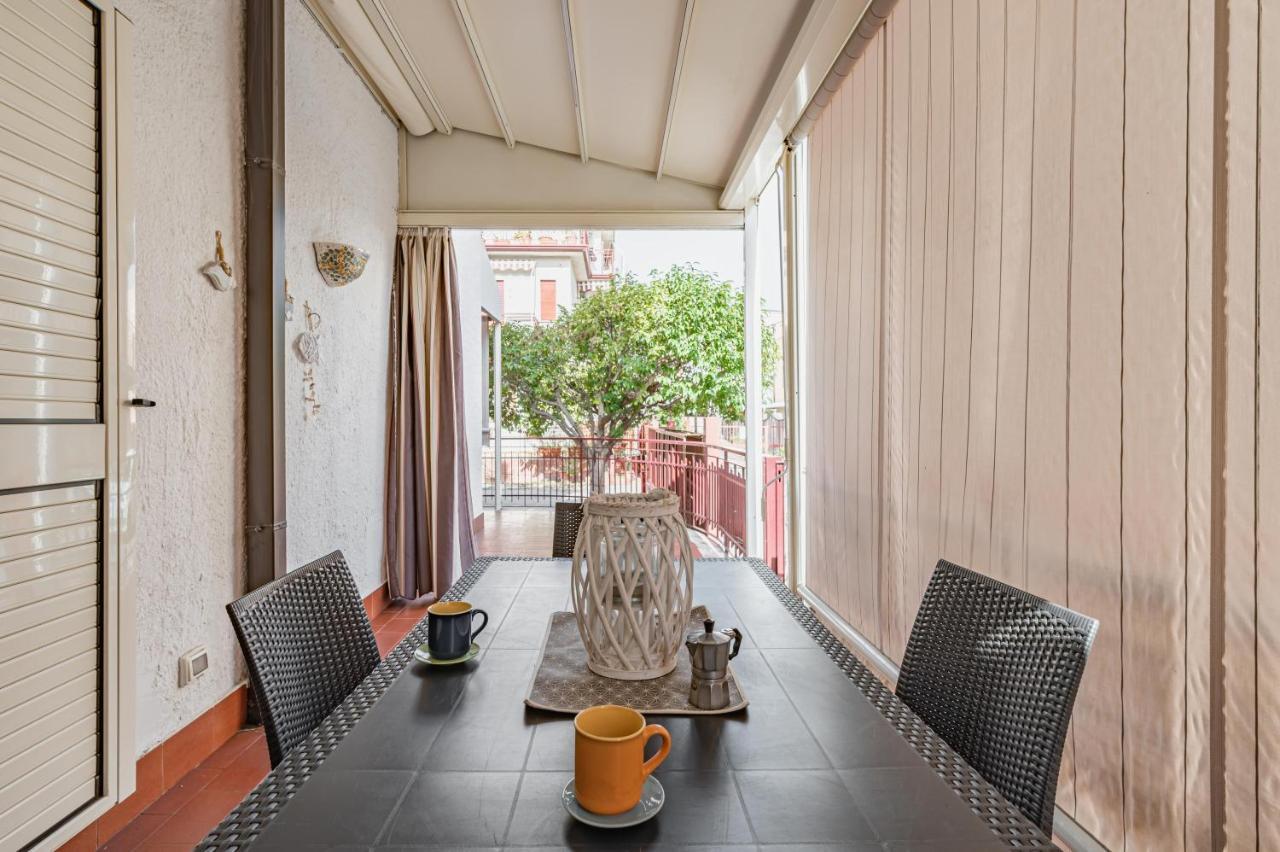 Appartement Naxos Bay Flat With Terrace 50 Meters From The Sea à Giardini-Naxos Extérieur photo